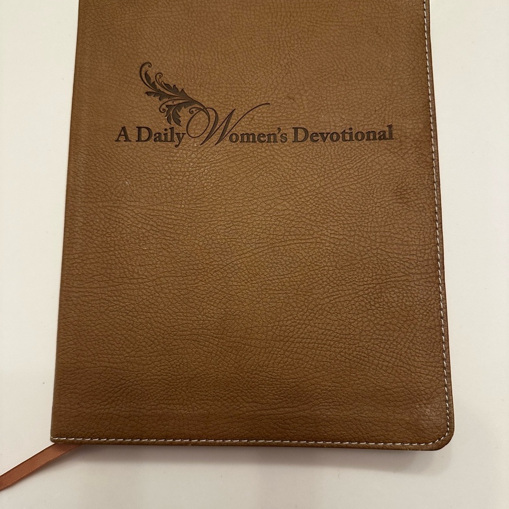 A Daily Women’s Devotional Textured Brown Leather